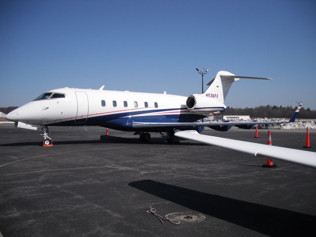 Bombardier Challenger 300 (N536FX) - flexjet