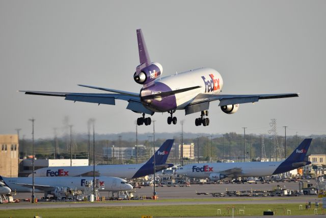 McDonnell Douglas DC-10 (N306FE) - Golden Hour arrival 04-30-21. 