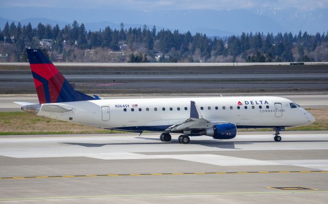 EMBRAER 175 (long wing) (N264SY)