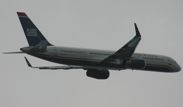 Boeing 757-200 (N201UU)