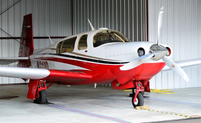 Mooney M-20 Turbo (N212D)