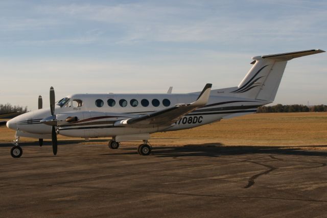 Beechcraft Super King Air 300 (N708DC)