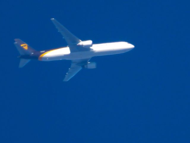 BOEING 767-300 (N368UP)