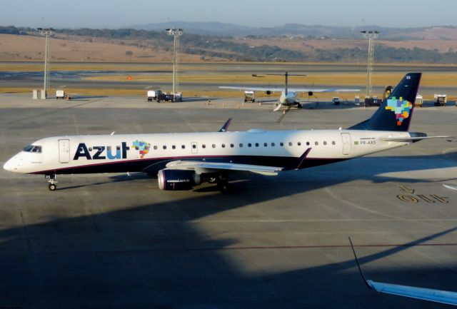 EMBRAER 195 (PR-AXS)