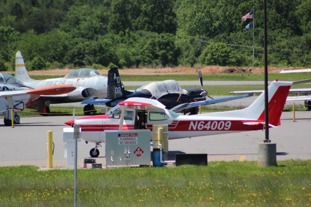 Cessna Skylane (N64009) - Refueling br /Owned By: Susan Van Fleet