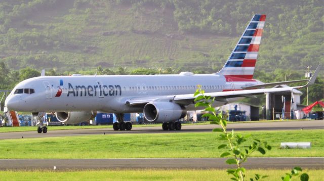 Boeing 757-200 (N197AN)