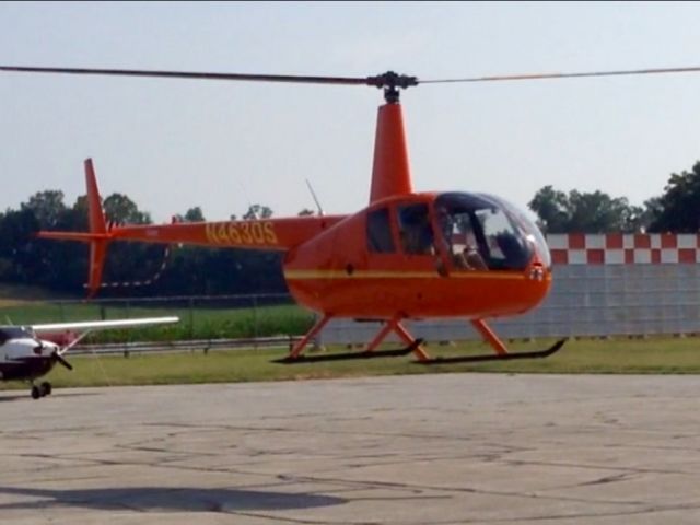 Robinson R-44 (N463DS)