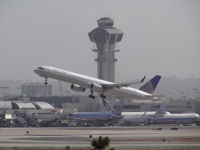 BOEING 757-300 (N73860)