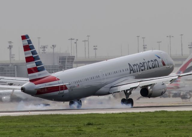 Airbus A321 (N132AN)