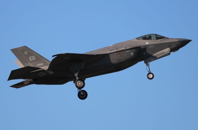 Lockheed F-35C (15-5143)