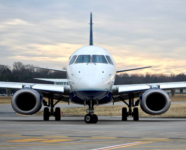 Embraer ERJ-190 (N294JB)