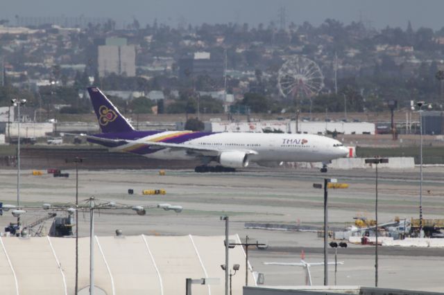 Boeing 777-200 (HS-TJR)