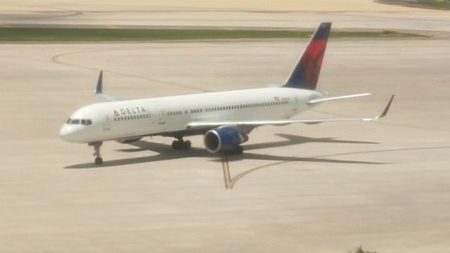 Boeing 757-200 (N542US)