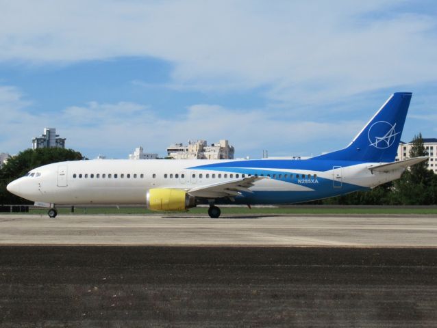 BOEING 737-400 (N285XA)