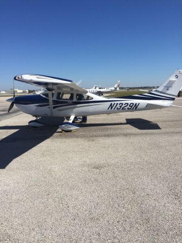 Cessna Skylane (N1329N)