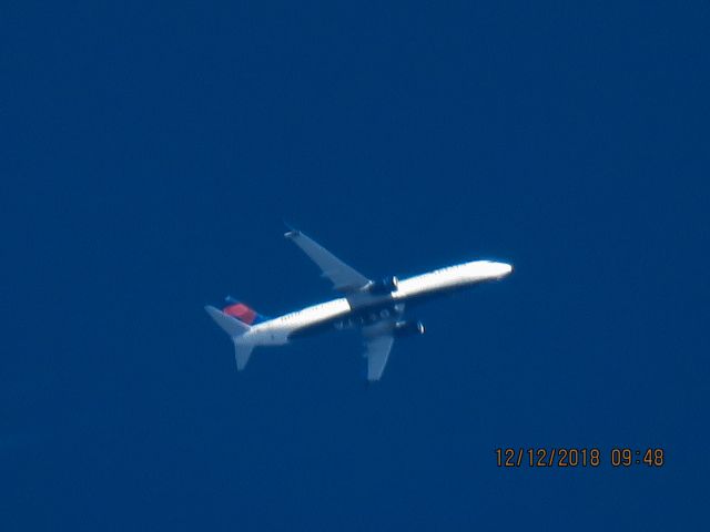 Boeing 737-900 (N847DN)