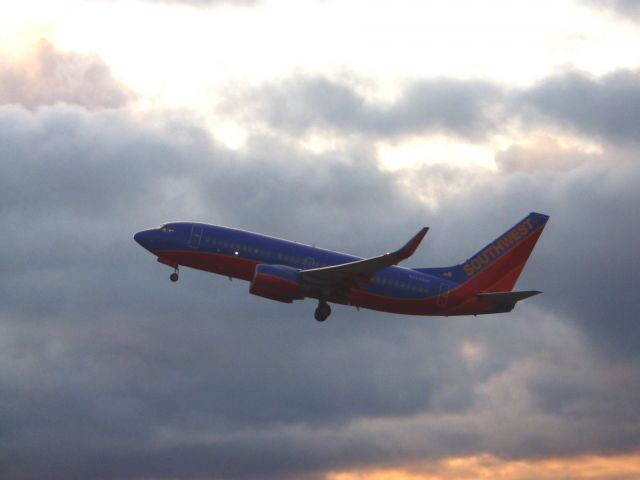 Boeing 737-700 (N754SW)