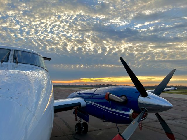 Beechcraft Super King Air 200 (N22PE)