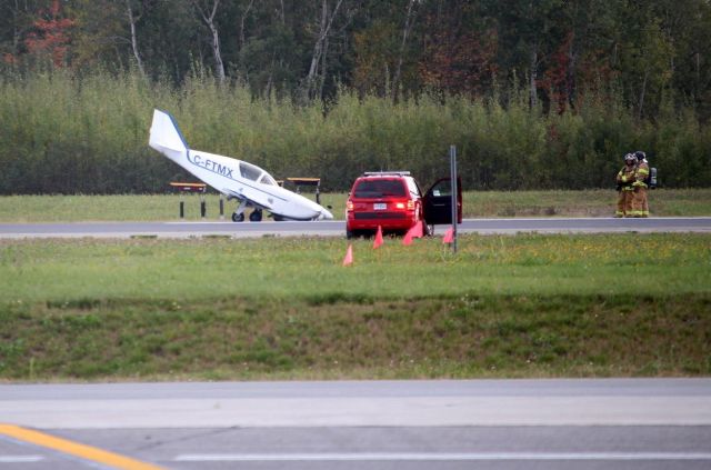 STODDARD-HAMILTON Glasair (C-FTMX) - SHA Glasair RG C-FTMX Atterissage durgense piste 29 Aéroport de Québec CYBQ 29-09-2017 