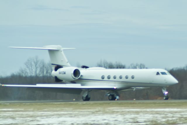 Gulfstream Aerospace Gulfstream V (N410M) - Gulfstream V in thrust reverse ar KOXC