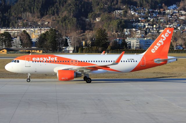 Airbus A320 (G-EZWL)