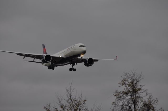 Airbus A350-900 (N502)