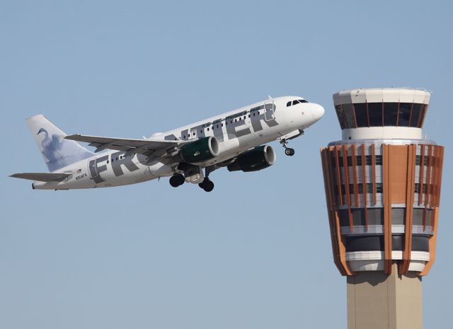 Airbus A319 (N904FR)