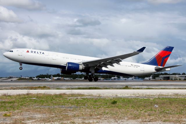 Airbus A330-300 (N807NW) - 26Dec2020. air side shot