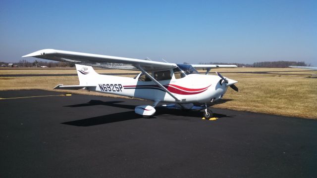 Cessna Skyhawk (N692SP)