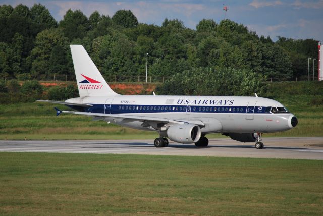 Airbus A319 (N745VJ) - In position runway 18C - 9/27/09