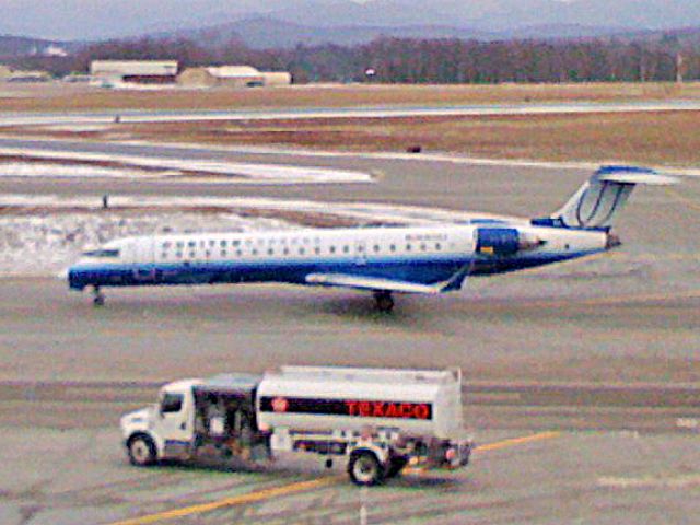 Canadair Regional Jet CRJ-700 (N163GJ)