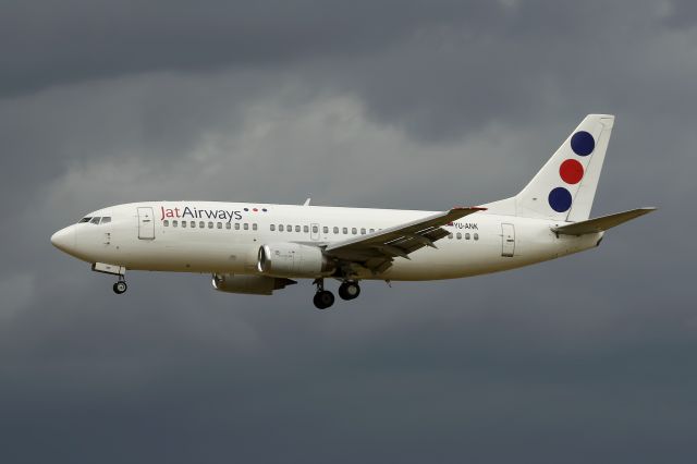 BOEING 737-300 (YU-ANK)