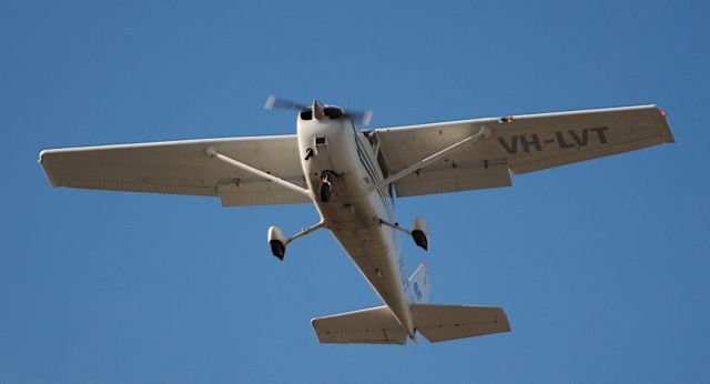 Cessna Skyhawk (VH-LVT)