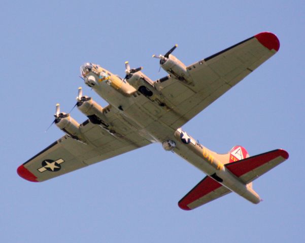 Boeing B-17 Flying Fortress — - B-17 Flying overhead Chester County Airport 8-29-11