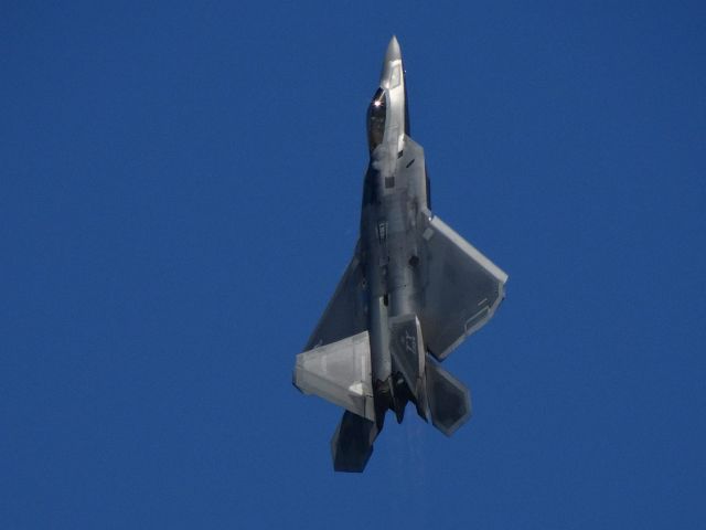 Lockheed F-22 Raptor (05-0104)