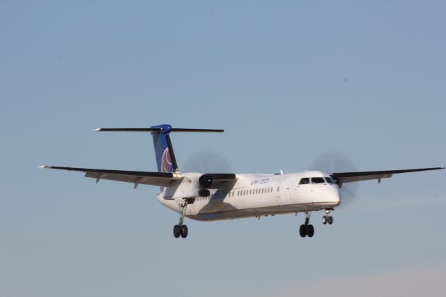 de Havilland Dash 8-400 (N345NG)