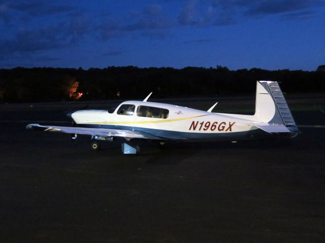 Mooney M-20 (N196GX) - Fuel stop.