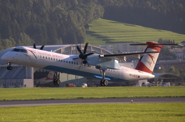 de Havilland Dash 8-400 (OE-LGG)