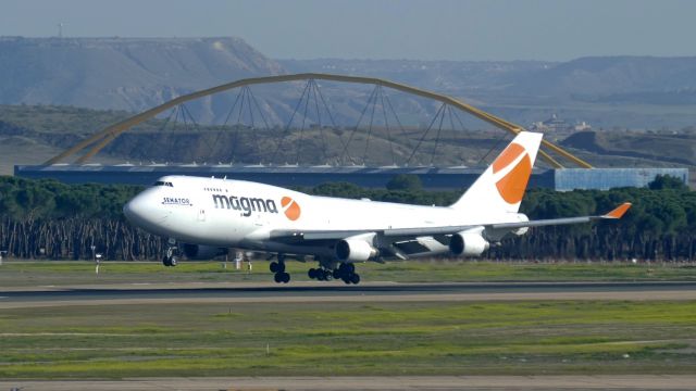 Boeing 747-400 (TF-AMI) - Landing on Rwy 32L.