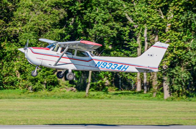 Cessna Skyhawk (N9334H)