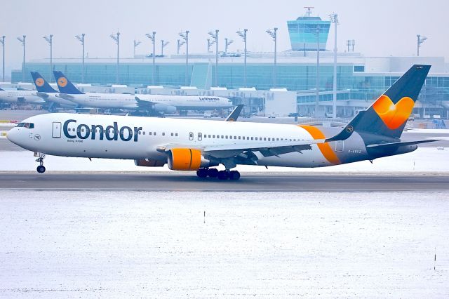 BOEING 767-300 (D-ABUZ)