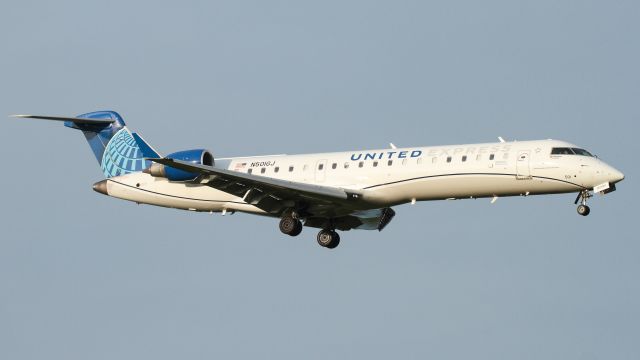 Canadair Regional Jet CRJ-700 (N501GJ)