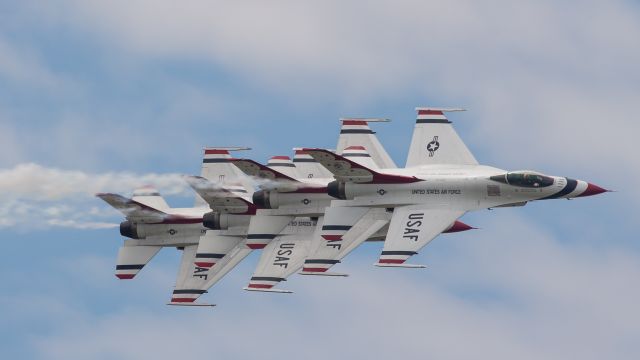 Lockheed F-16 Fighting Falcon — - The Thunderbirds at the 2019 Dayton Air Show