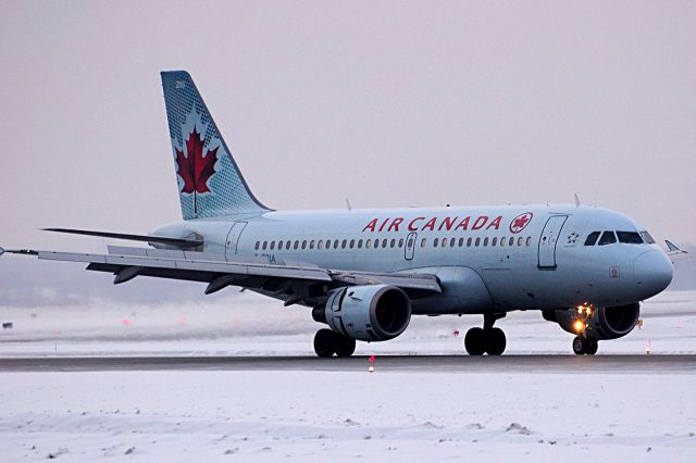 Airbus A319 (C-GBIA)