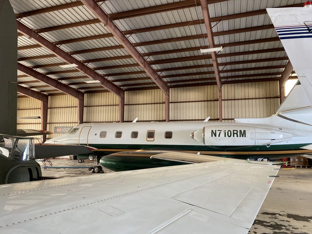 Lockheed Jetstar 2 (N710RM) - Right next to N700RM is...