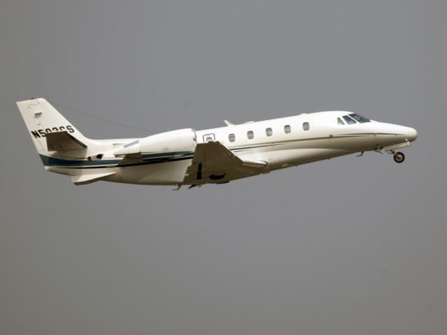 Cessna Citation V (N503CS) - Take off runway 16, Westchester 3 SID.