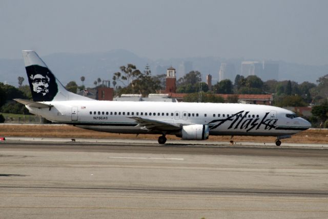 BOEING 737-400 (N756AS) - Taxiing to depart R24L operating flight ASA465 to KSEA on 13-Aug-11.