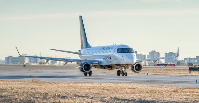 Embraer 175 (C-FEJF) - SkyRegional 7608 makes her way to runway 06L and departure to Reagan National