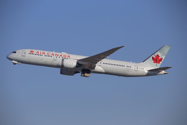 Boeing 787-9 Dreamliner (C-FPQB)