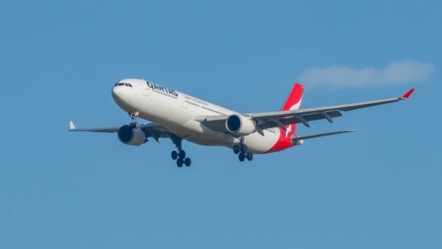 Airbus A330-300 (VH-QPF)